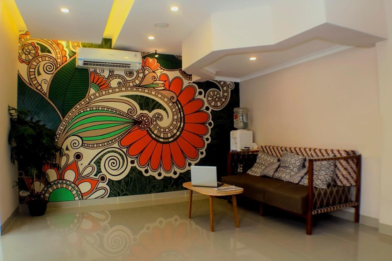 Front One Cabin Malioboro Jogja 日惹 外观 照片